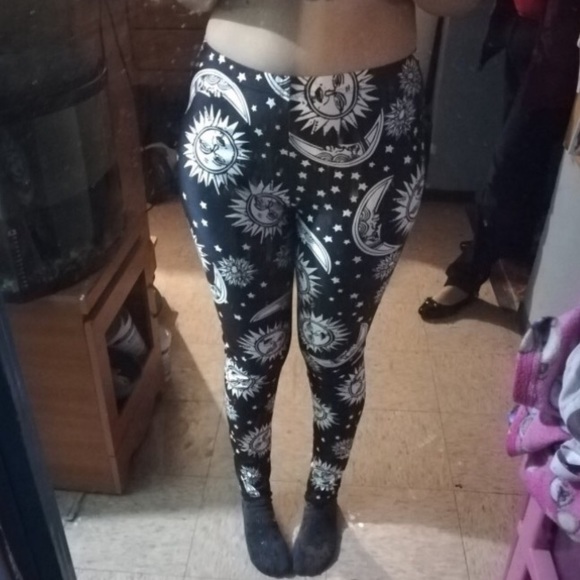 Celestial Sun Moon Leggings - Picture 5 of 6